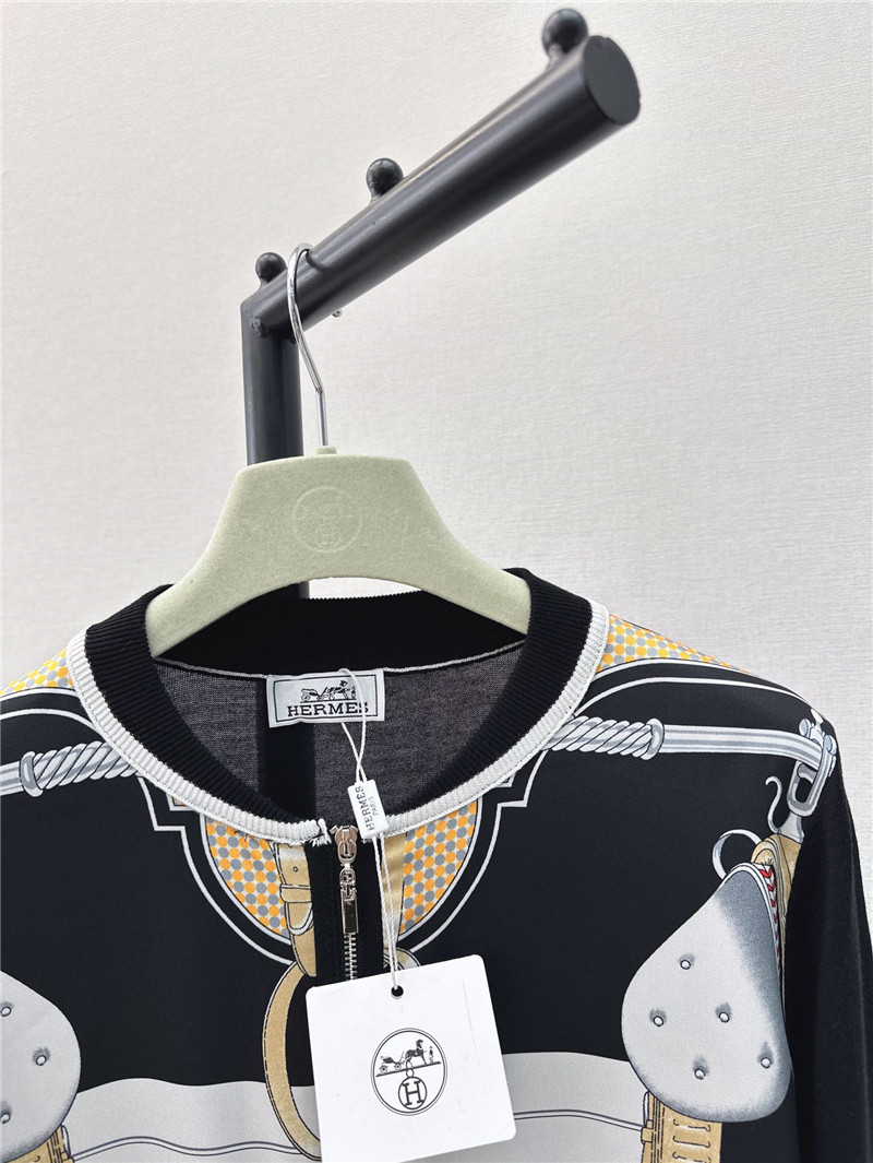 H**me5 horse printed cardigan in black