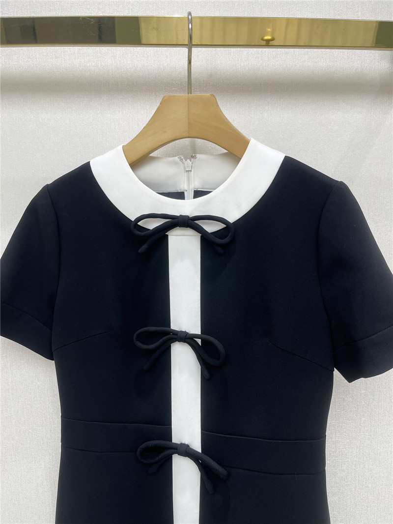 Va1e*ntin0 black dress replica d&g clothing