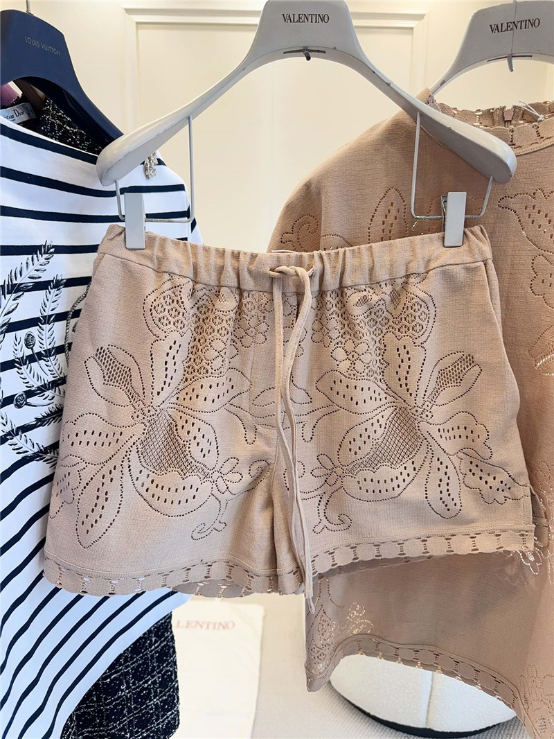 Va1e*ntin0 new hollow suit replica d&g clothing