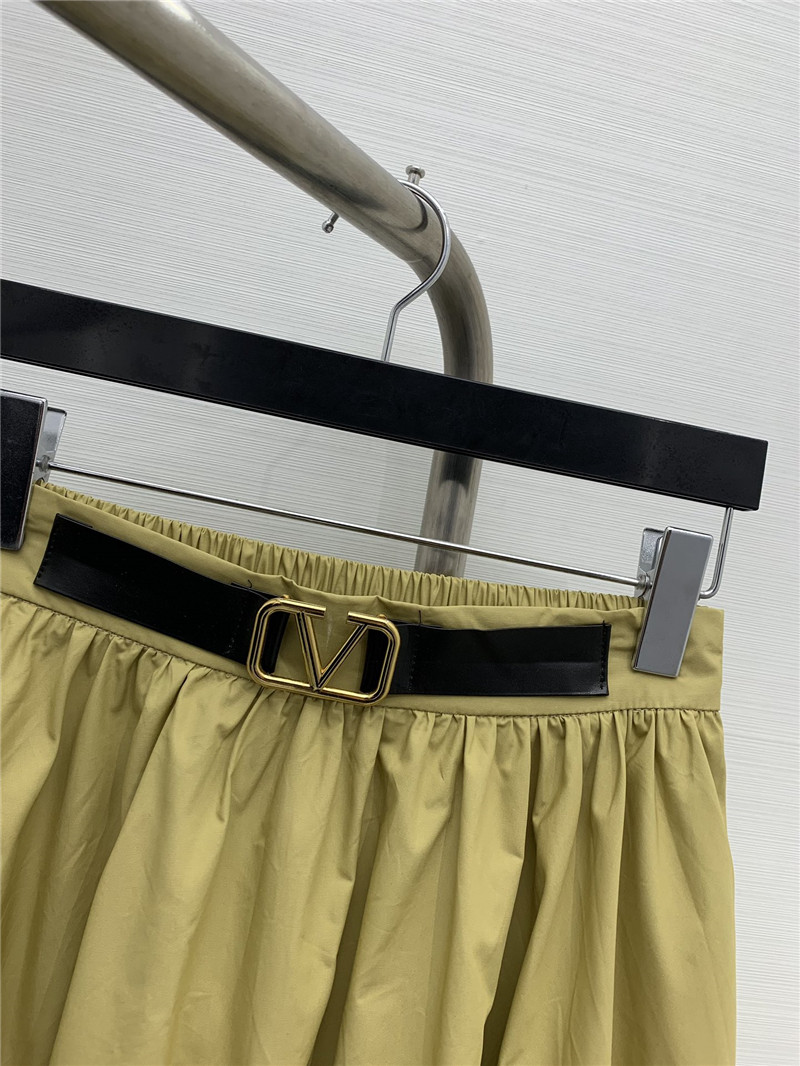 Va1e*ntin0 solid color long skirt replica designer clothing websites