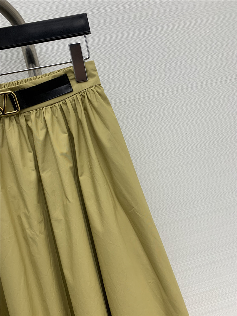Va1e*ntin0 solid color long skirt replica designer clothing websites