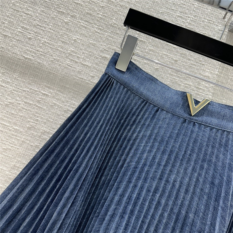 Va1e*ntin0 ach**elordion pleated denim skirt replica designer clothes