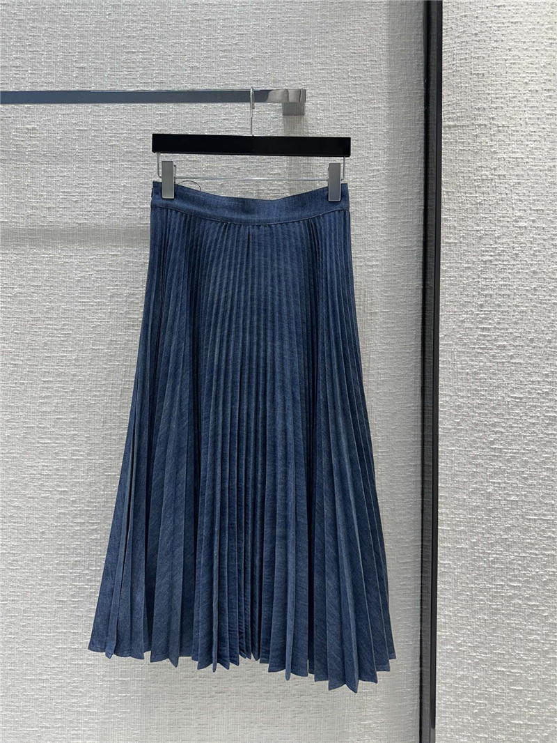 Va1e*ntin0 ach**elordion pleated denim skirt replica designer clothes