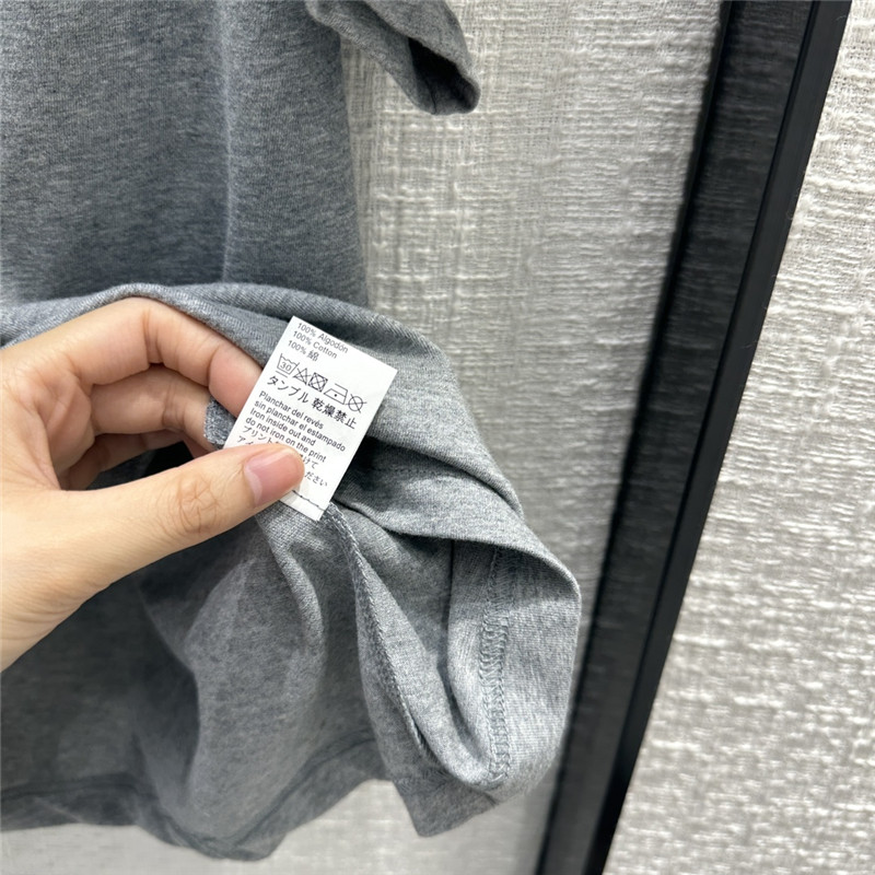 L0ew*! toothbrush embroidered large logo t-shirt replica clothes