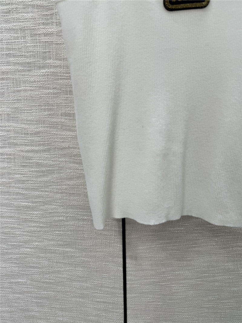 M1um1u gold thread logo knitted vest replicas clothes