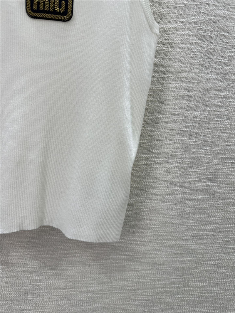 M1um1u gold thread logo knitted vest replicas clothes