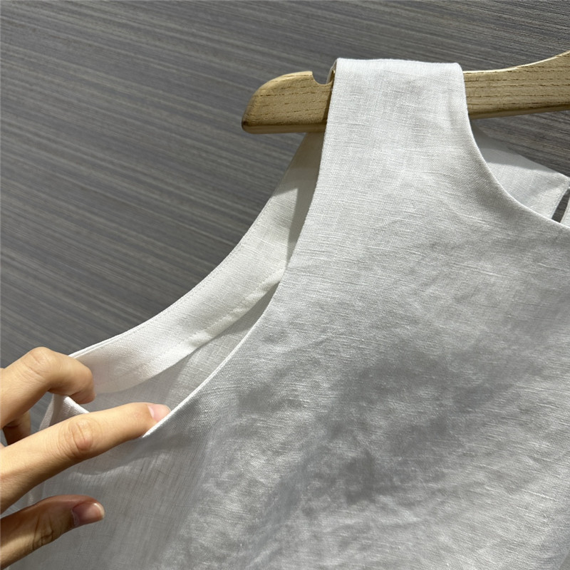 The R0w minimalist cotton and linen suit replica d&g clothing