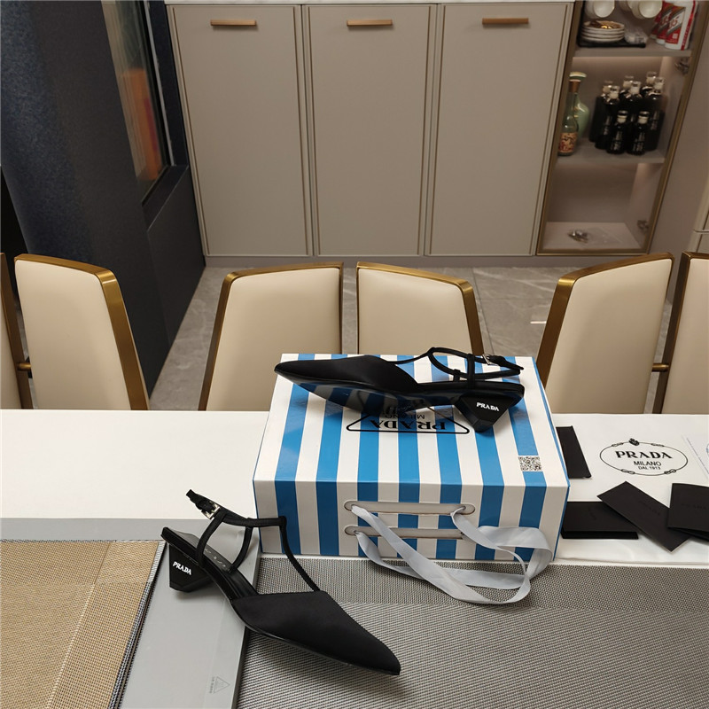 Pra*a leather slingback pumps in black