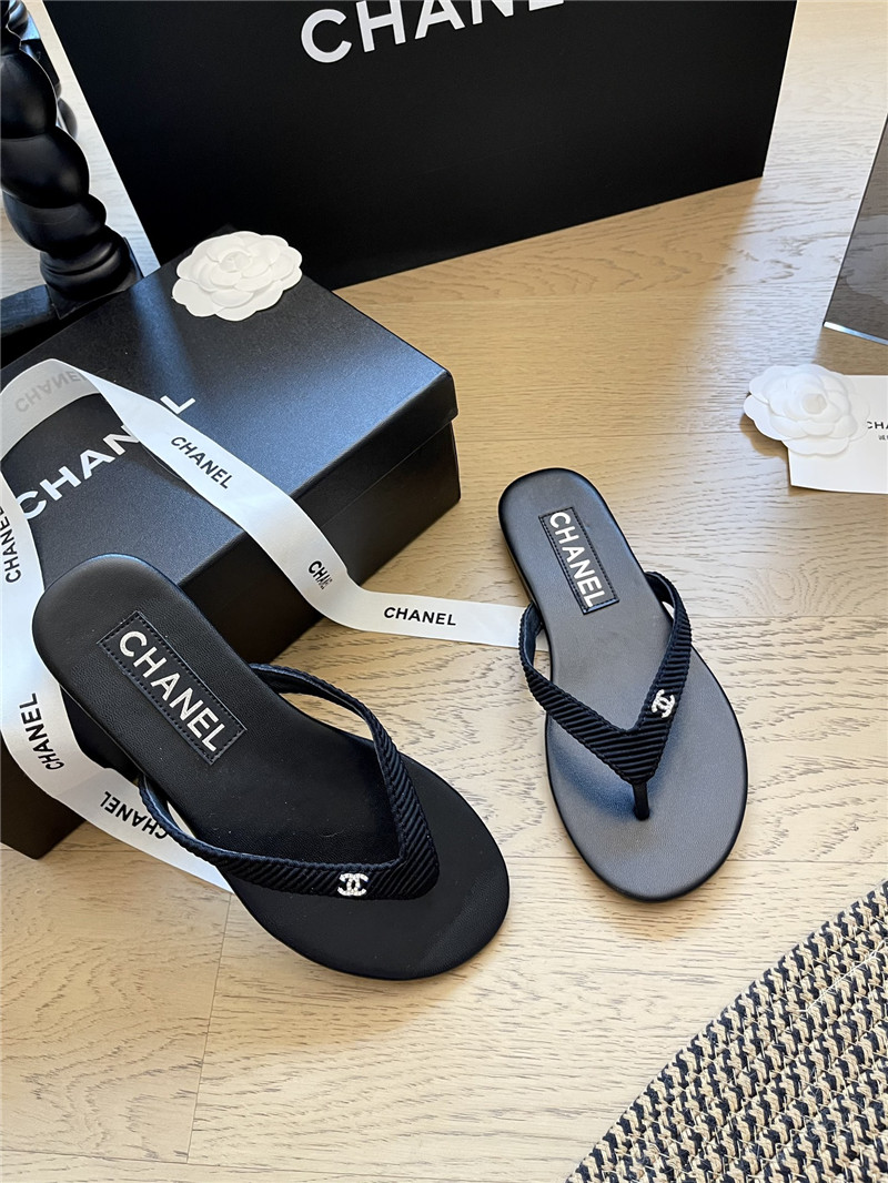 Ch**el flat black flip flops