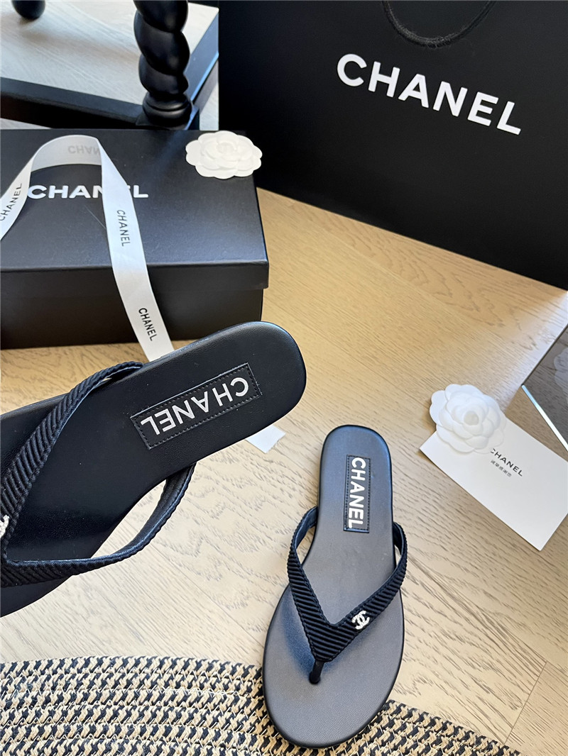 Ch**el flat black flip flops