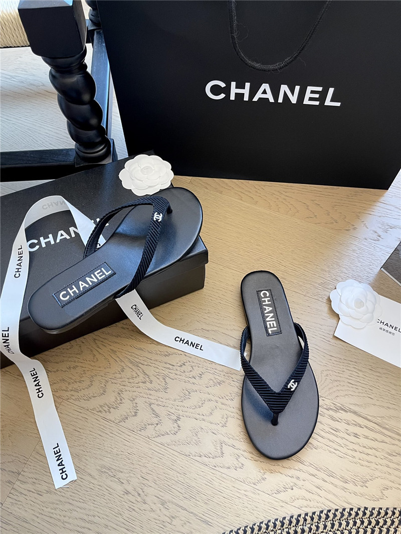 Ch**el flat black flip flops