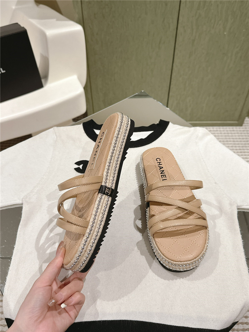 Ch**el logo espadrilles beige slides
