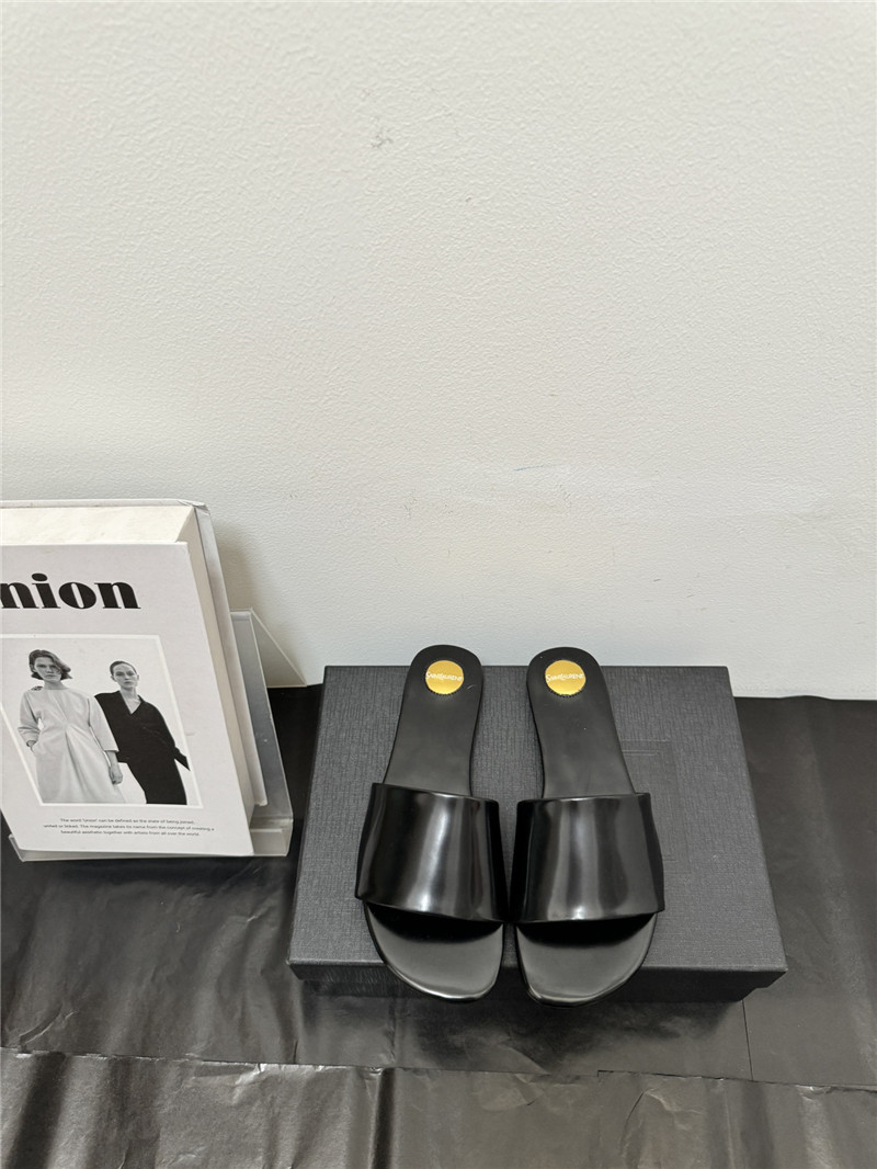 Sa1nt Lau*nt carlyle flat slide