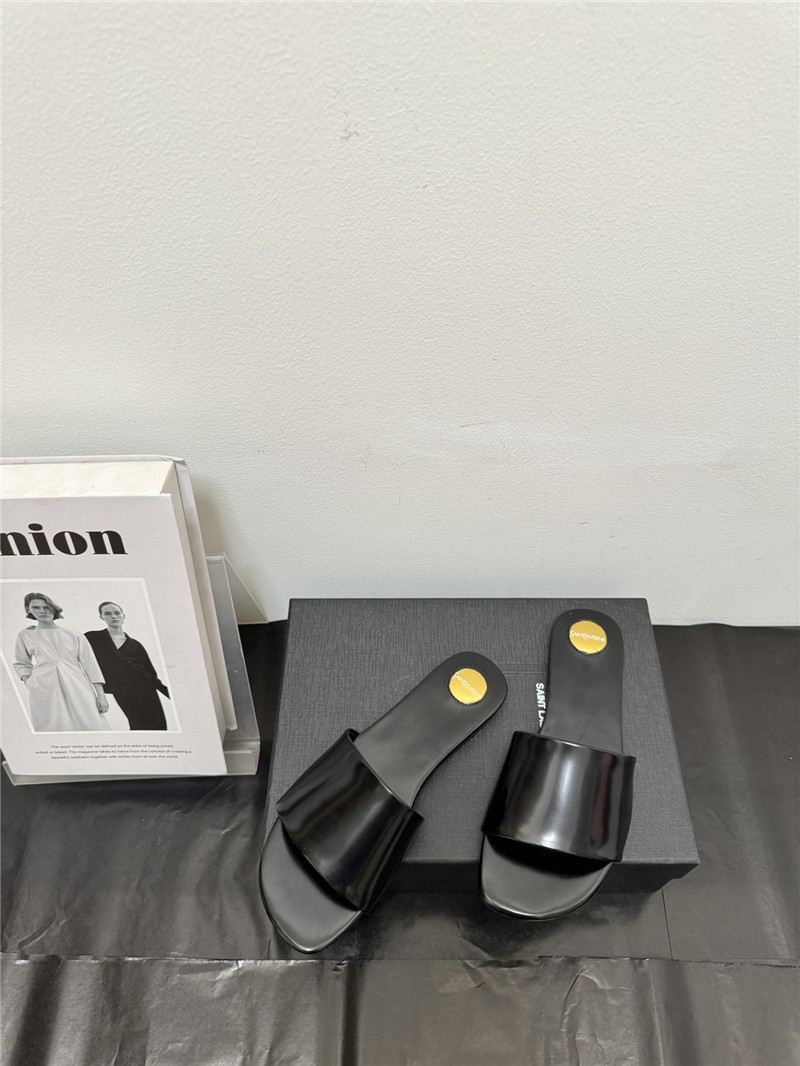 Sa1nt Lau*nt carlyle flat slide