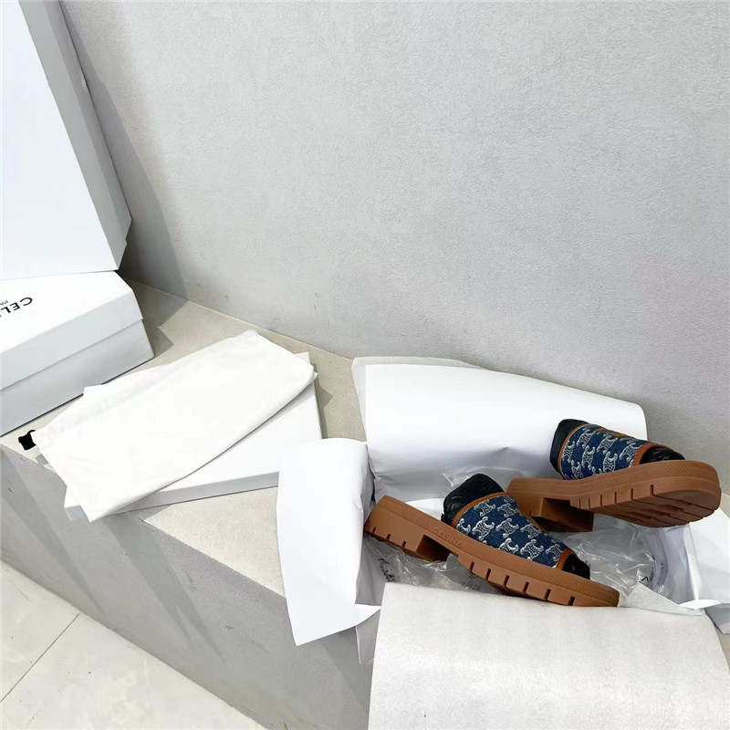 Ce1i*e clea triomphe platform slides