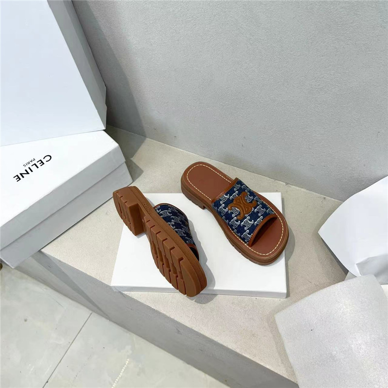 Ce1i*e clea triomphe platform slides