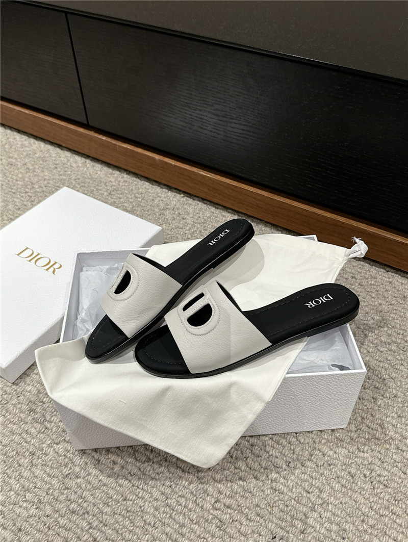 D10r d-club white leather slides