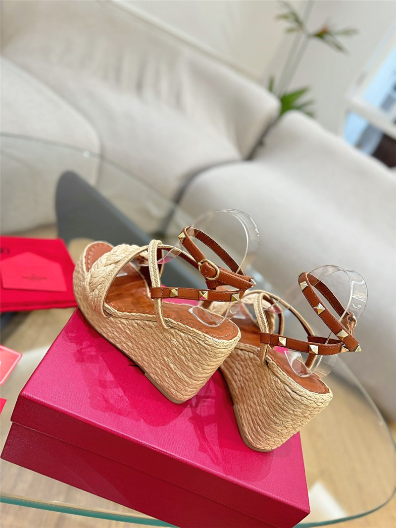 Va1e*ntin0 garavani rockstud brown raffia leather espadrille wedges