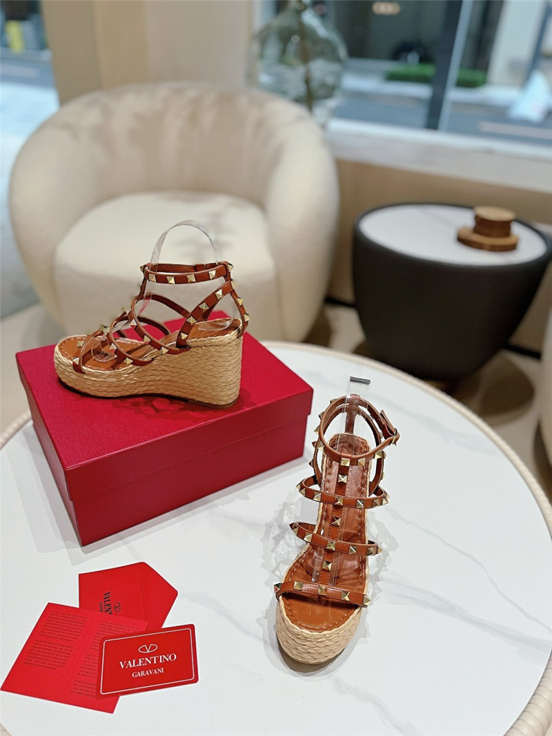 Va1e*ntin0 garavani rockstud wedge sandals brown