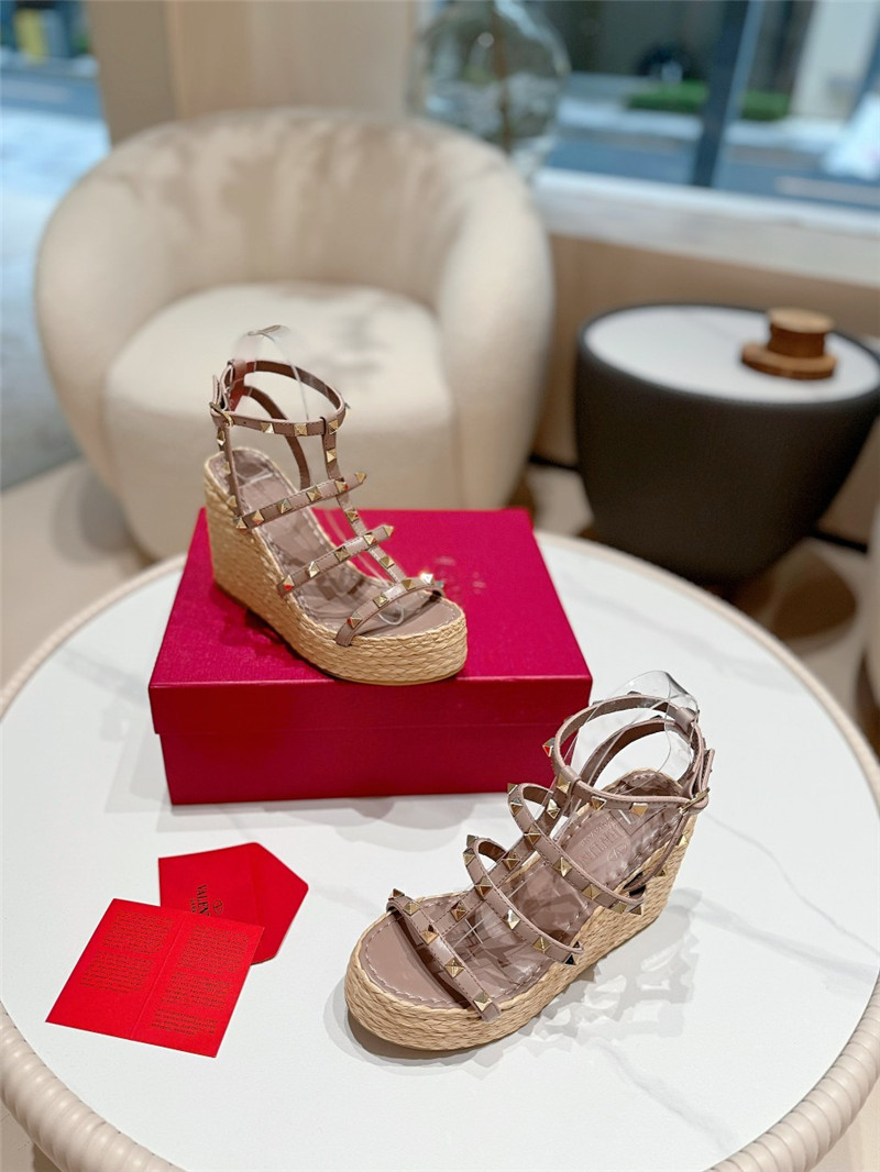 Va1e*ntin0 garavani rockstud wedge sandals beige