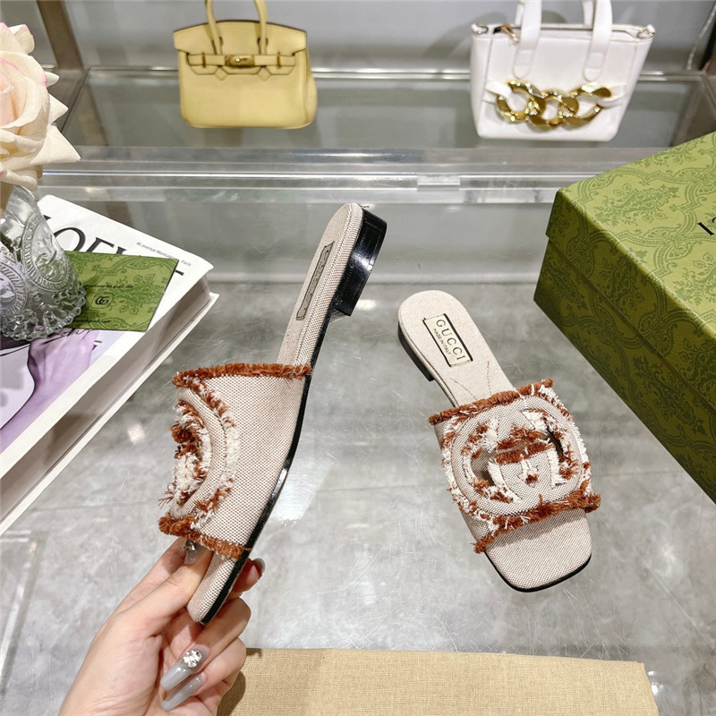 Gvc*1 interlocking g slide sandal brown canvas