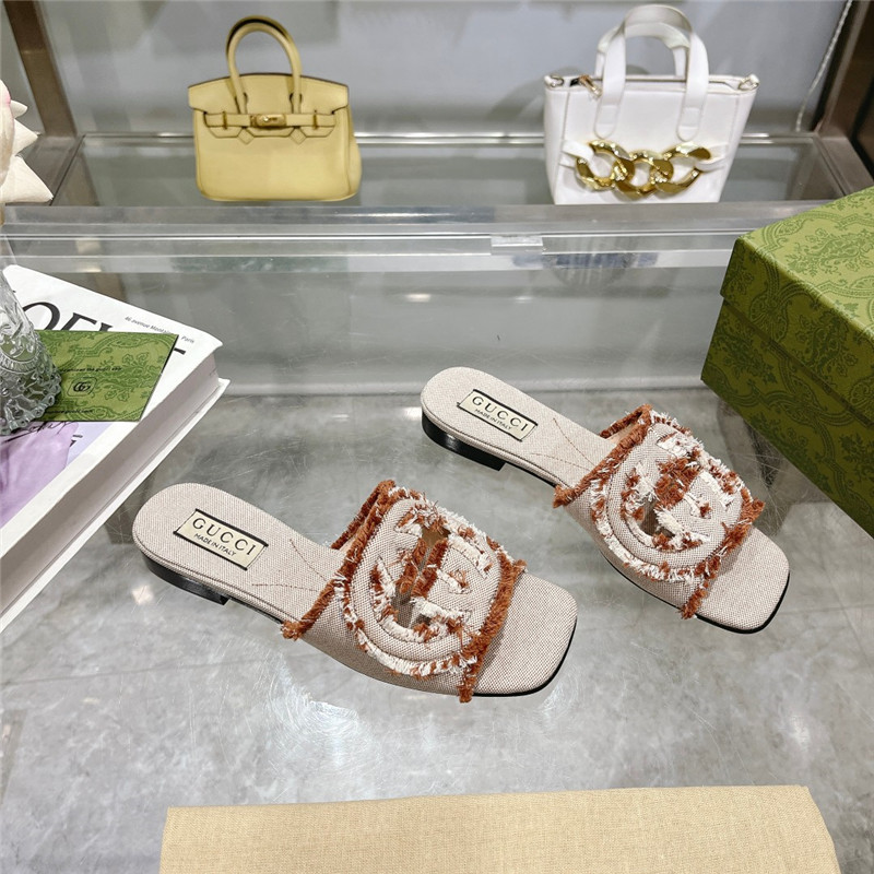 Gvc*1 interlocking g slide sandal brown canvas