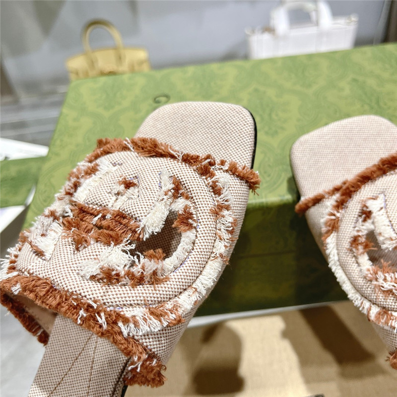 Gvc*1 interlocking g slide sandal brown canvas