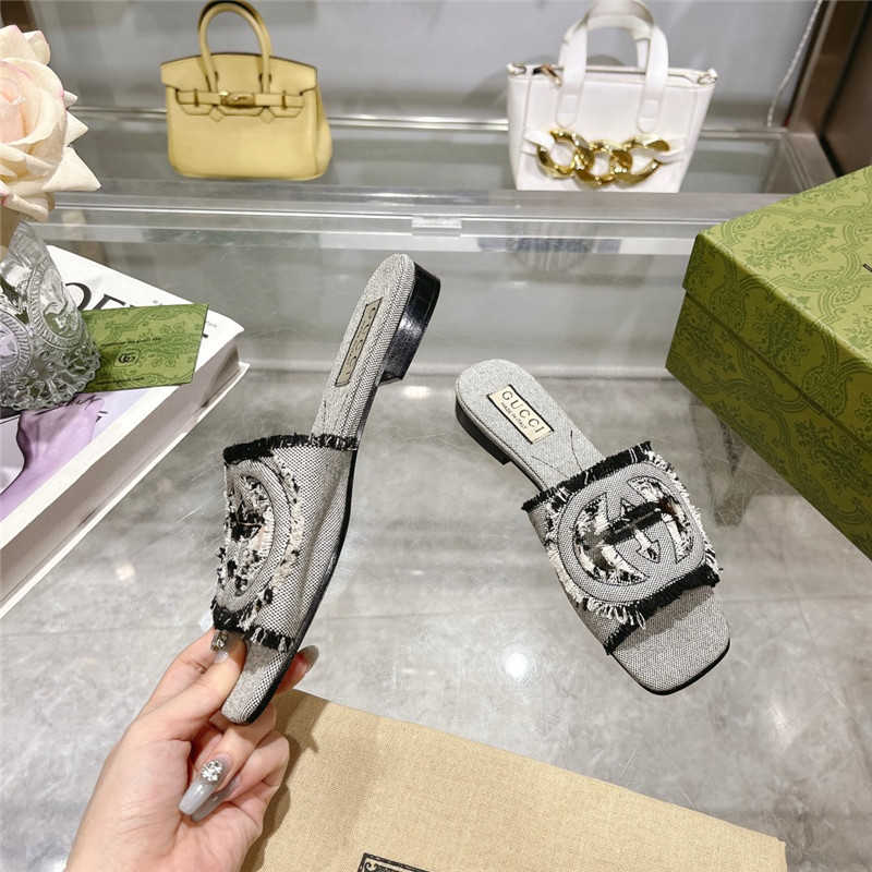 Gvc*1 interlocking g slide sandal gray canvas