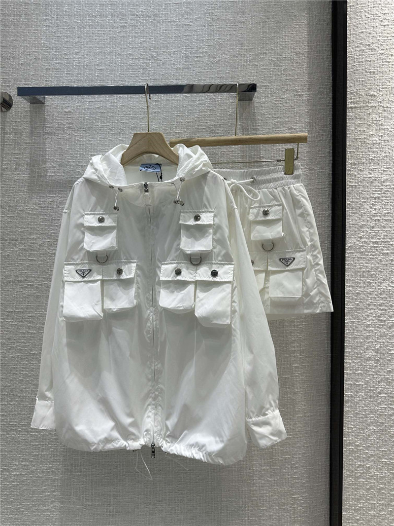 Pra*a new suit replicas clothes