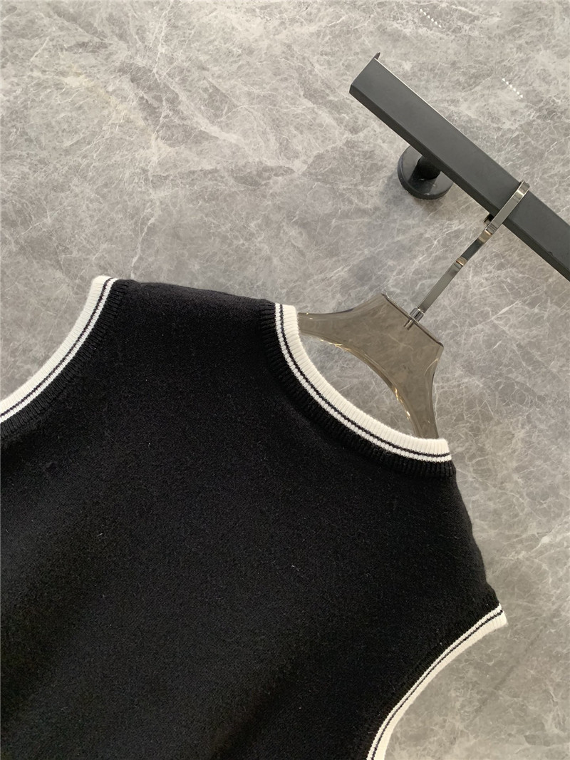 Ce1i*e v-neck knitted vest cheap replica designer clothes