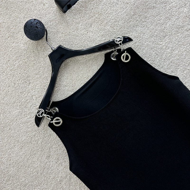 l0vis Vvtt0n lv logo chain strap shift dress replica clothes