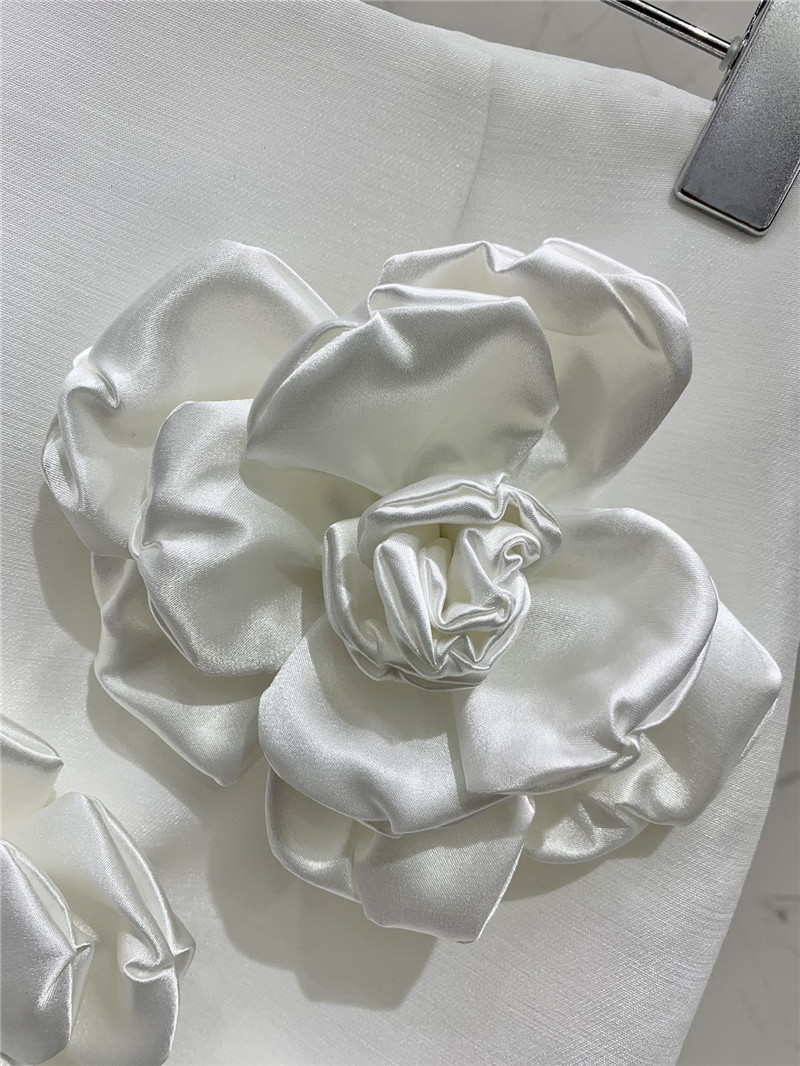 Va1e*ntin0 three-dimensional flower skirt replica d&g clothing