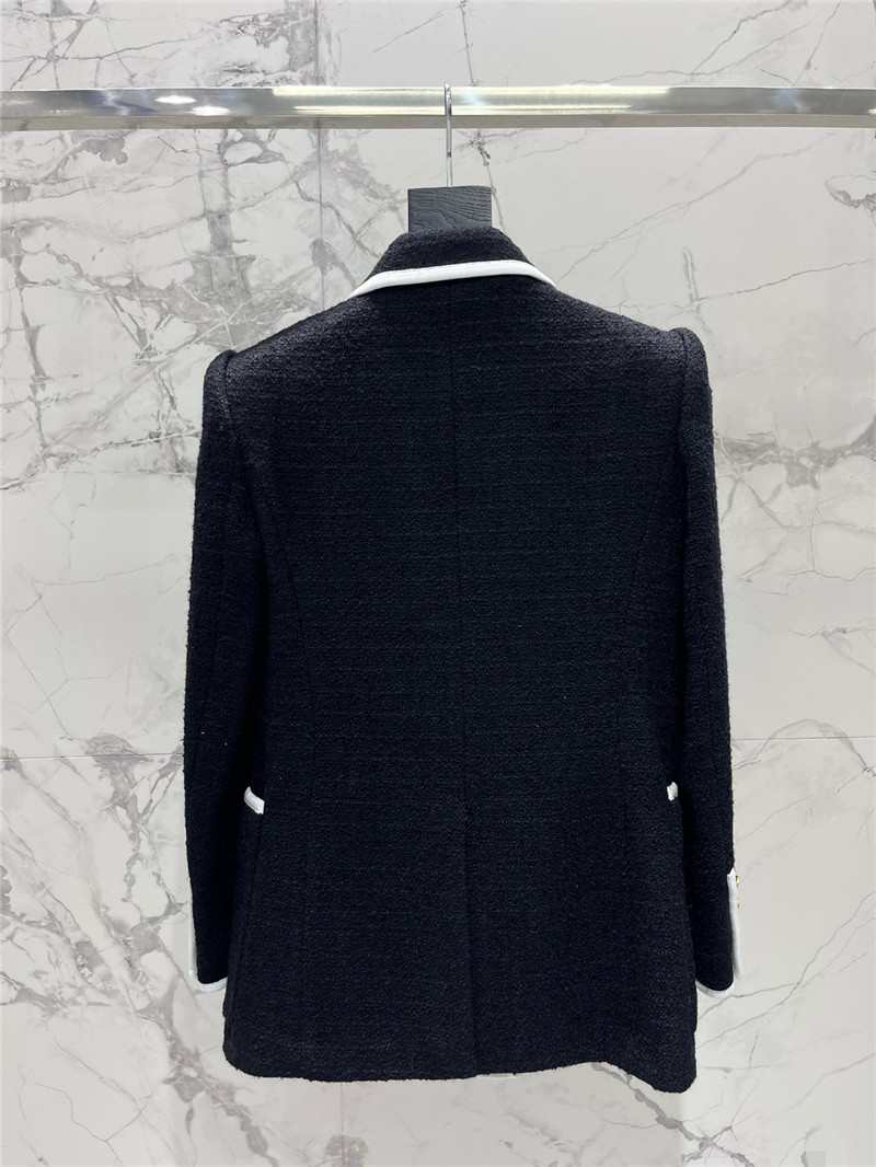 Va1e*ntin0 new suit replica clothing sites