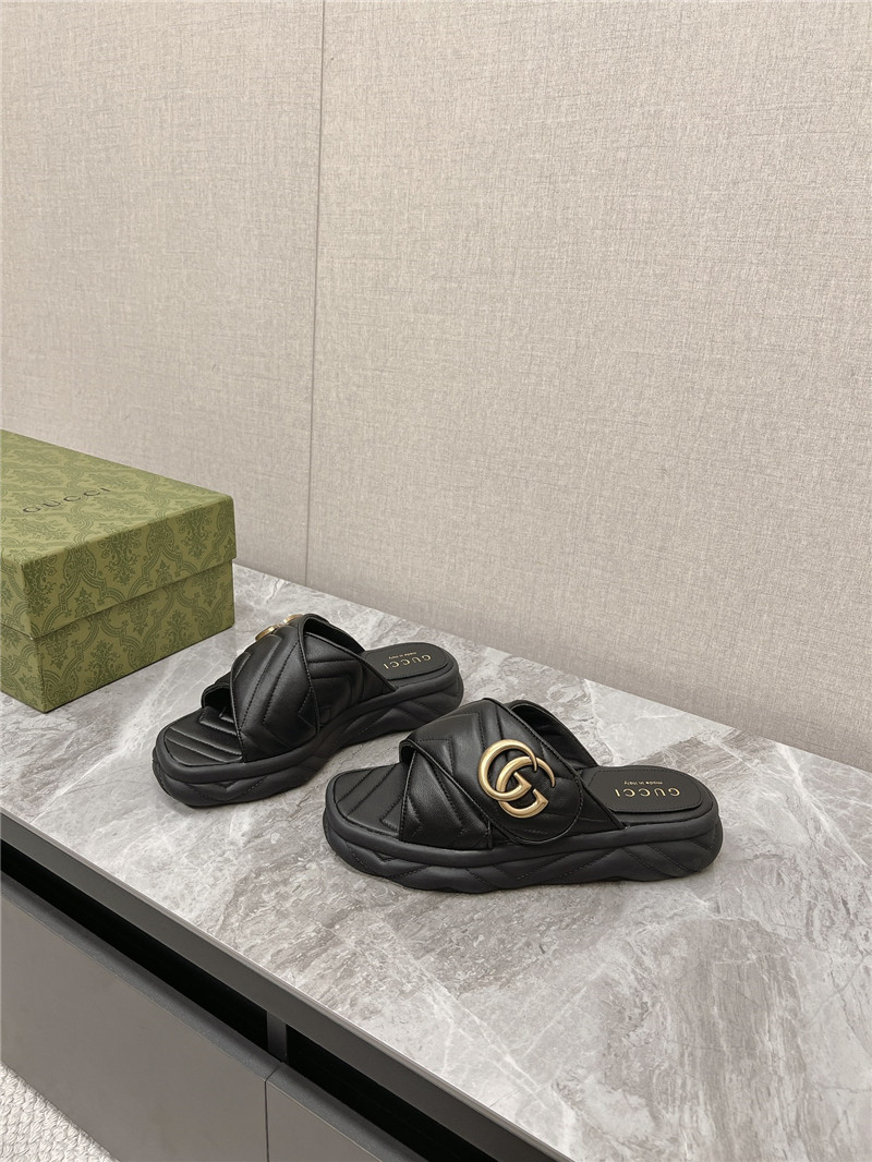 Gucci Marmont Slide Sandals in Black