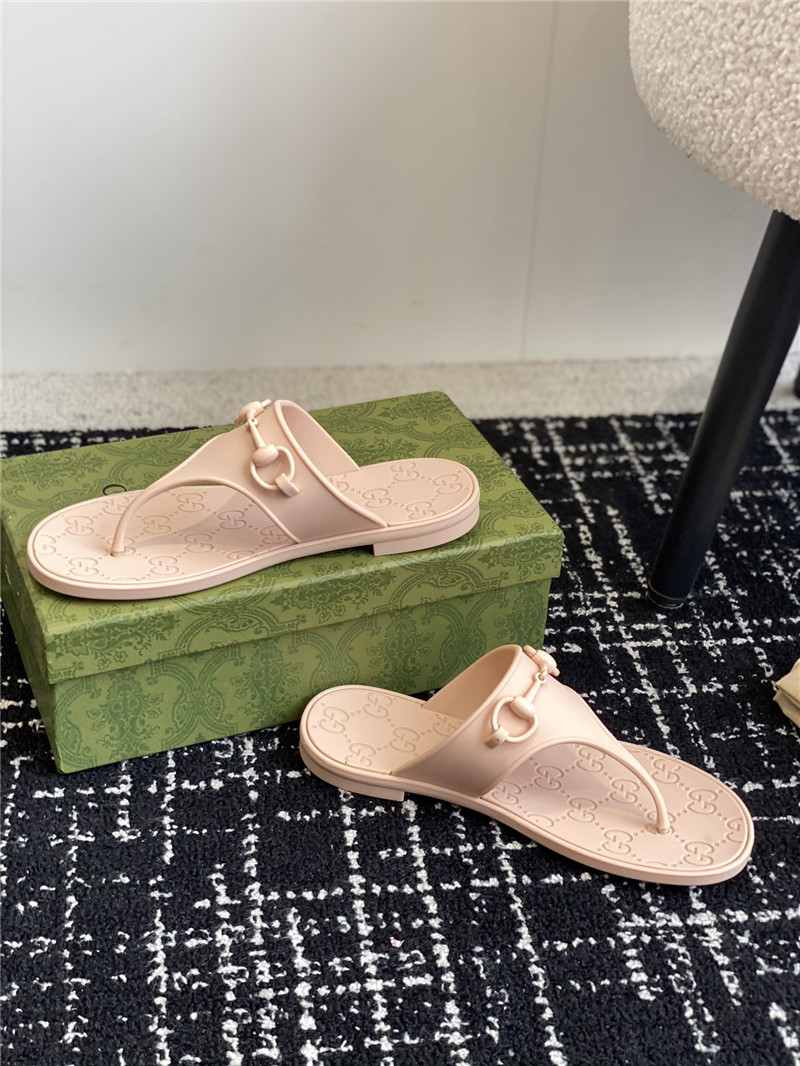 Gvc*1 horsebit thong sandals in beige