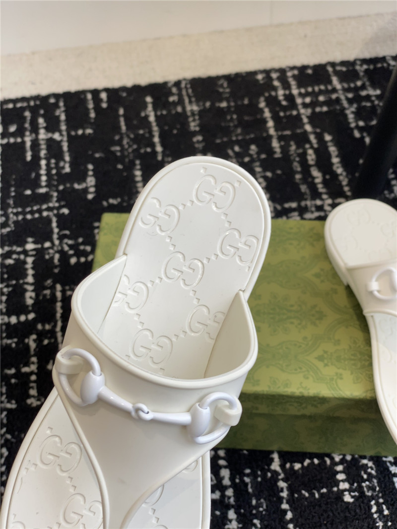 Gvc*1 horsebit thong sandals in white