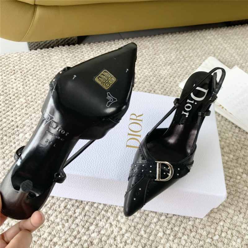 D10r black buckle slingback pumps