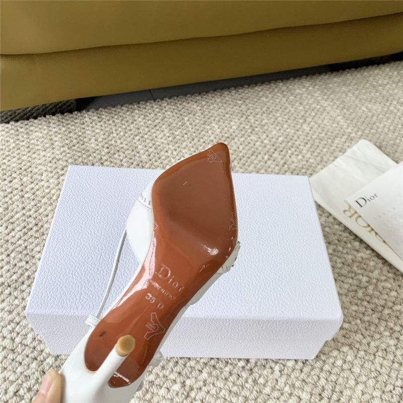 D10r white buckle slingback pumps