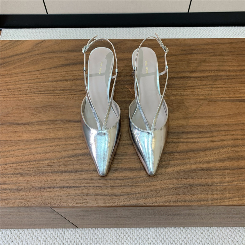 The R0w silver pointed toe slingback pumps