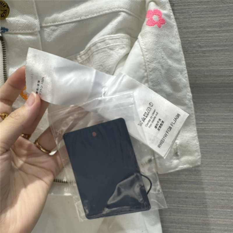 l0vis Vvtt0n lv white denim shorts replicas clothes