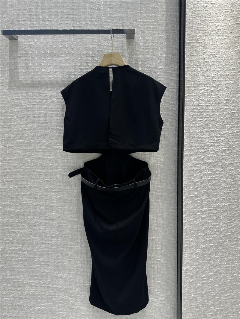 Y51 hollow work style dress replica clothes