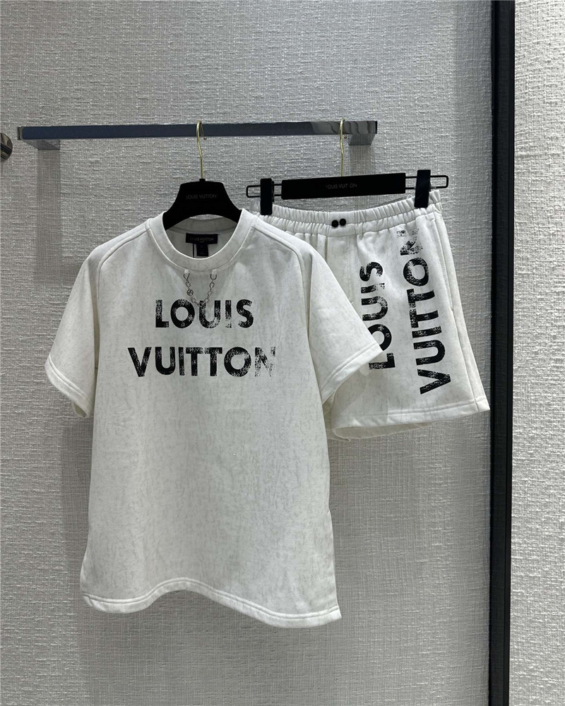 l0vis Vvtt0n lv distressed printed logo sports suit replica clothes
