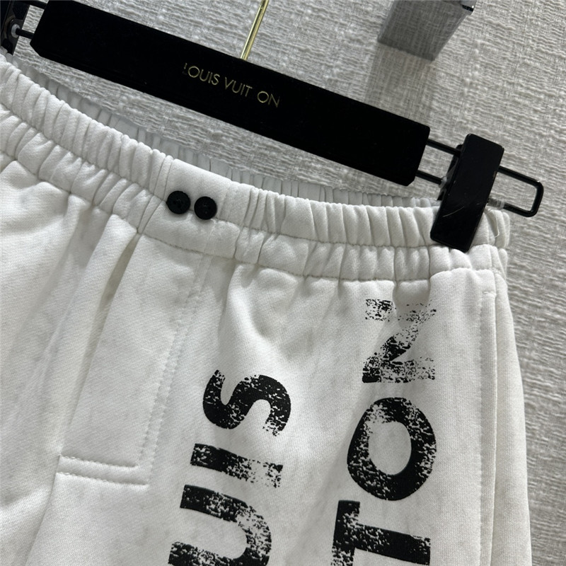 l0vis Vvtt0n lv distressed printed logo sports suit replica clothes