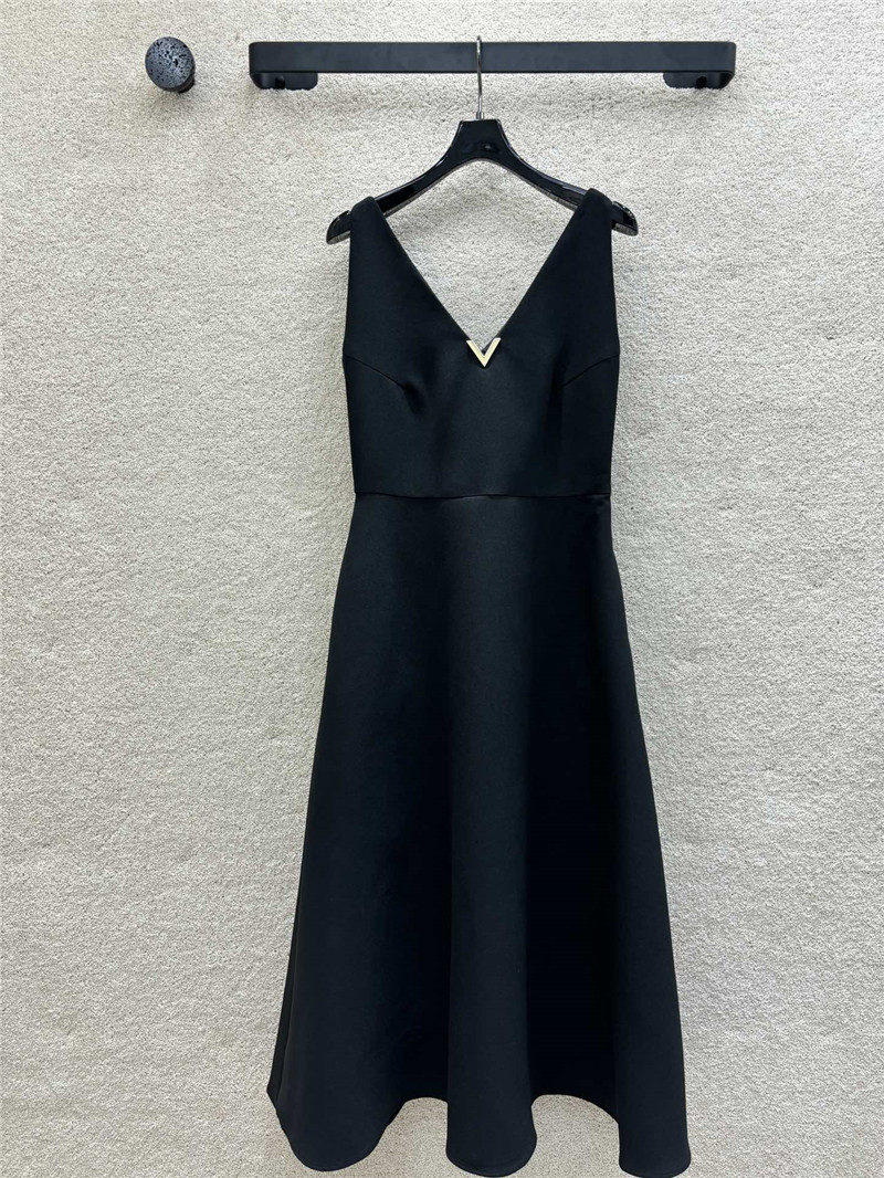 Va1e*ntin0 vest dress replica d&g clothing