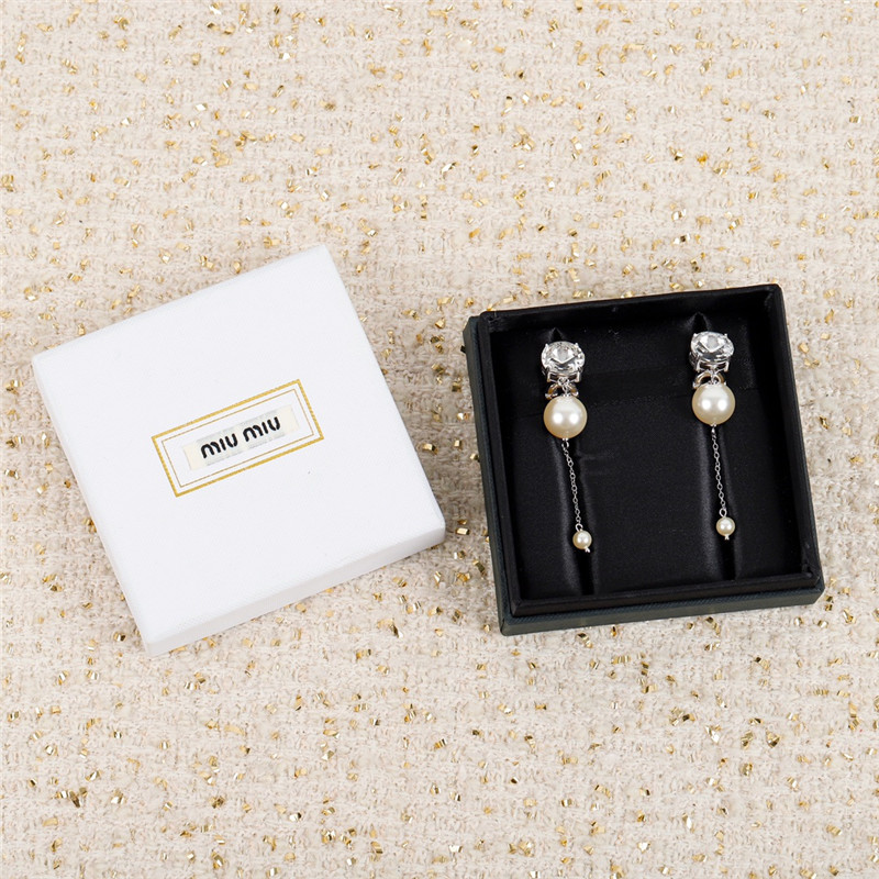 M1um1u pearl ear clips