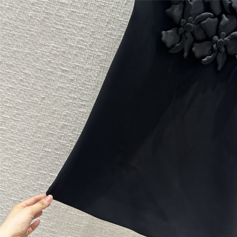 Va1e*ntin0 suspender black dress replica clothes