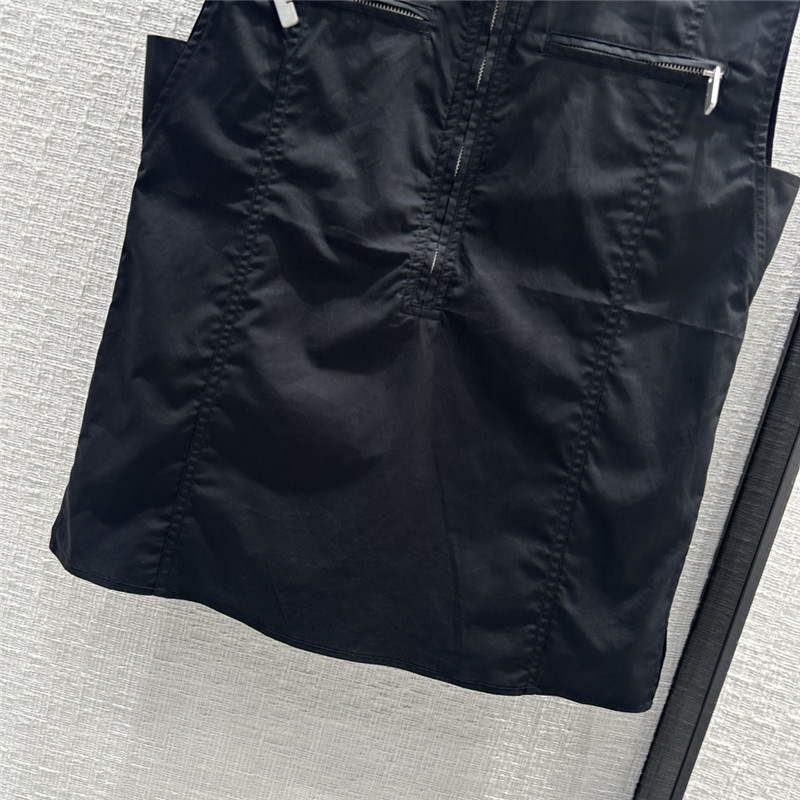 Bv*b*rry zipper stand collar sleeveless shirt replica clothing