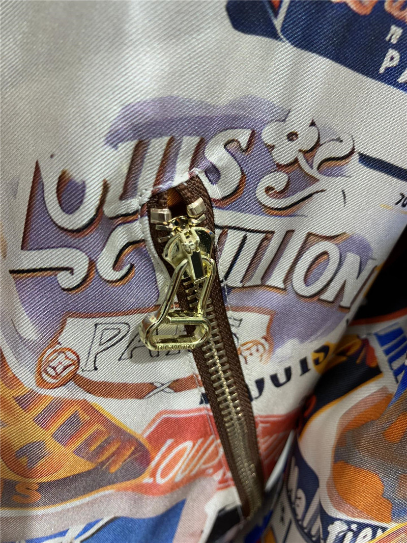 l0vis Vvtt0n lv reversible mulberry silk jacket replica clothing