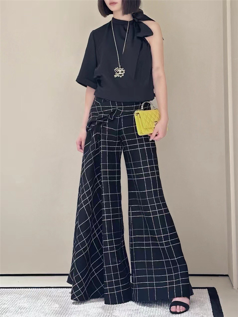 Ch**el necklace sweater chain