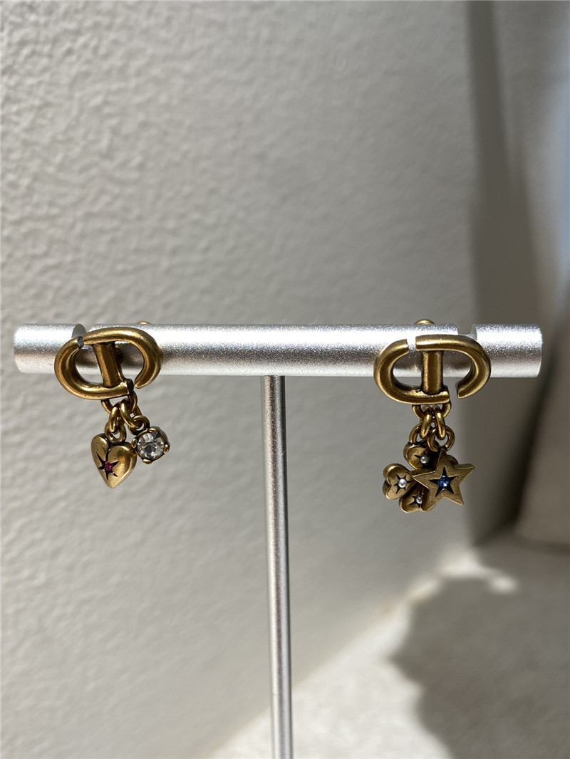 D10r letter cd earrings